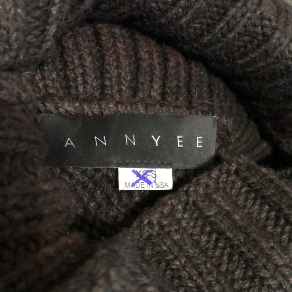 ANN YEE • Jordyn Funnel Neck - Picture 8 of 8